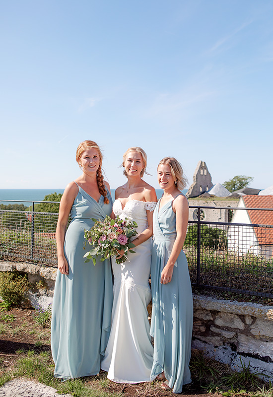 bruden med tärnorna