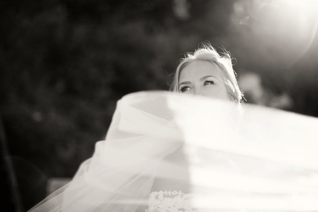 brud med slöja bröllop gotland